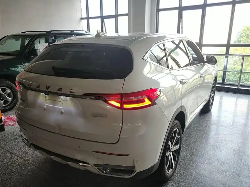 Фото Haval F7 2021 из Китая (№55564380)