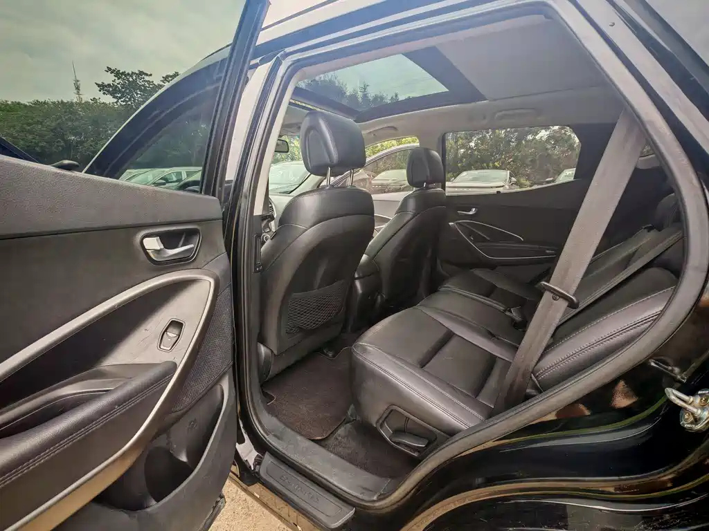 HYUNDAI SANTAFE 2013