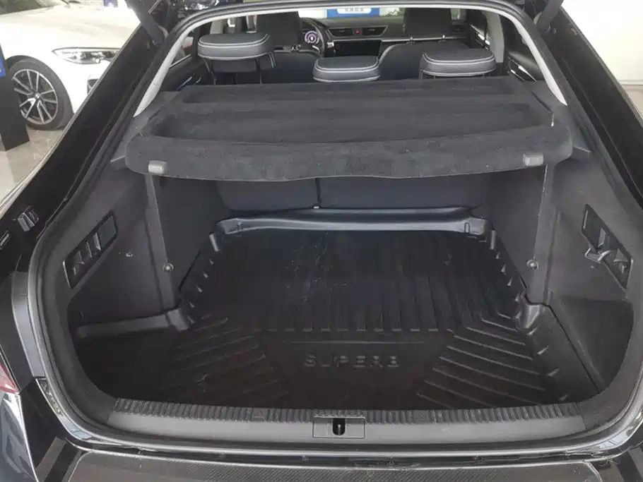 SKODA SUPERB 2023