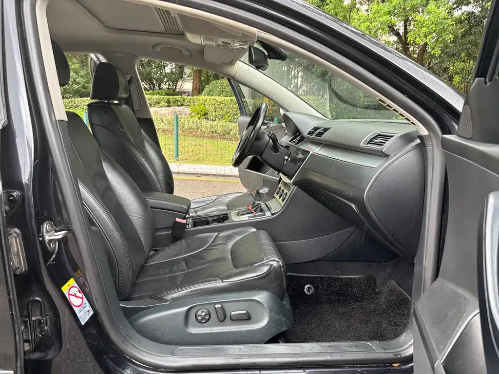 VOLKSWAGEN MAGOTAN 2011