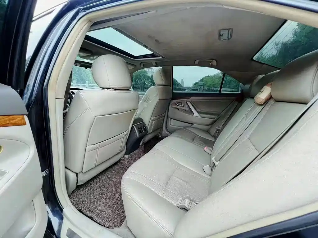 TOYOTA CAMRY 2010