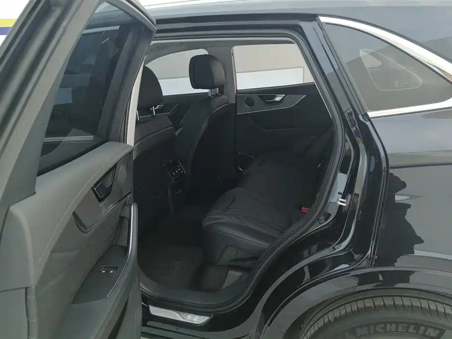 HONGQI HS5 2024