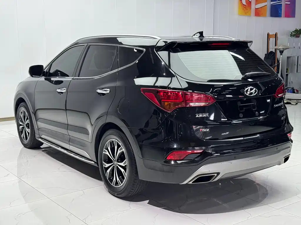 HYUNDAI SANTAFE 2017