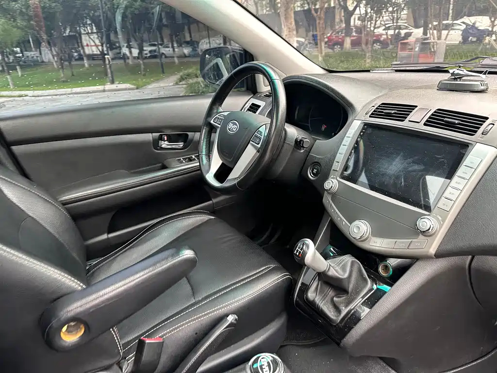 BYD S6 2014