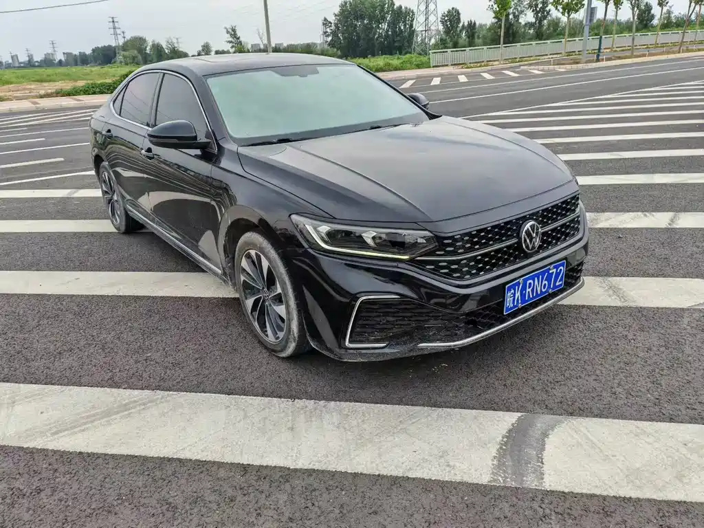 VOLKSWAGEN PASSAT 2022