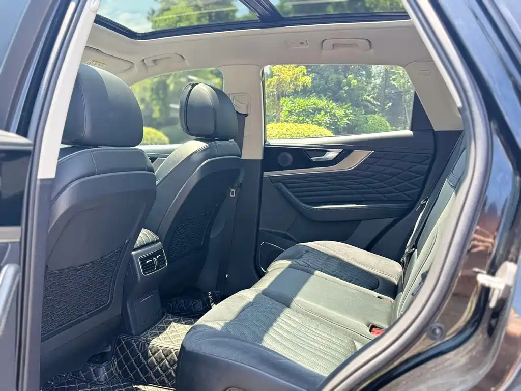 HONGQI HS5 2023