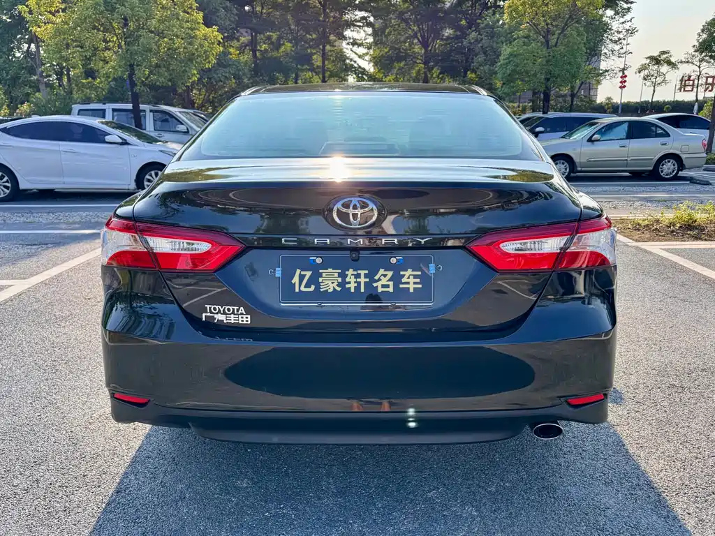 TOYOTA CAMRY 2018