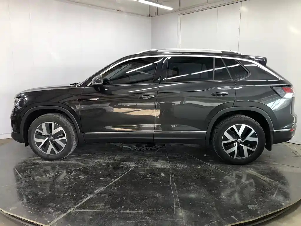 VOLKSWAGEN TAYRON 2023