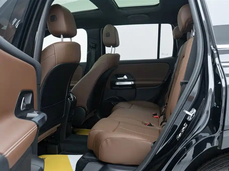 MERCEDES BENZ GLB 2024