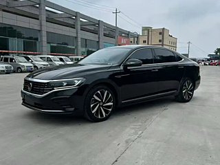 VOLKSWAGEN PASSAT 2023