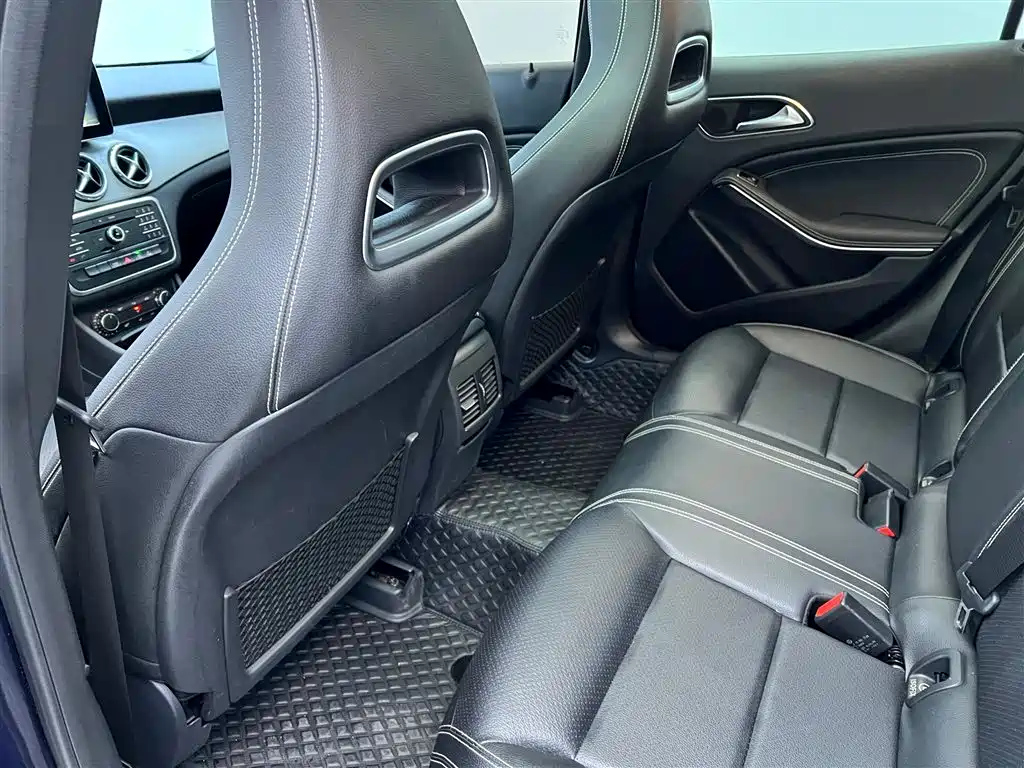 MERCEDES BENZ GLA 2016