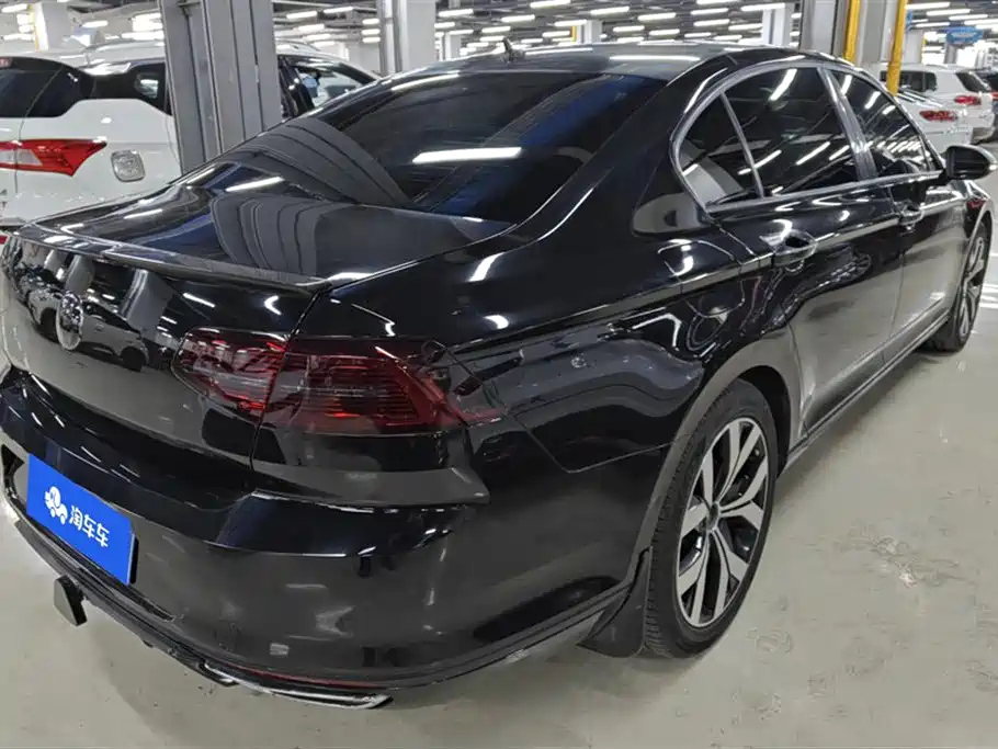 VOLKSWAGEN MAGOTAN 2018