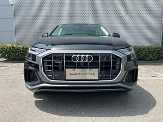AUDI Q8 2024