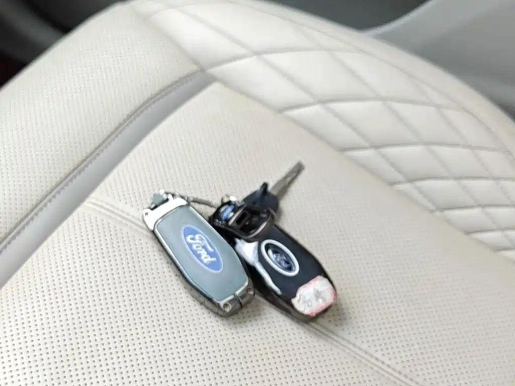 FORD TAURUS 2019
