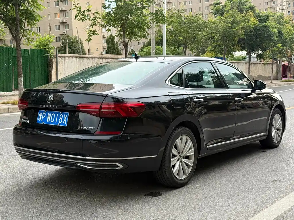 VOLKSWAGEN PASSAT 2021