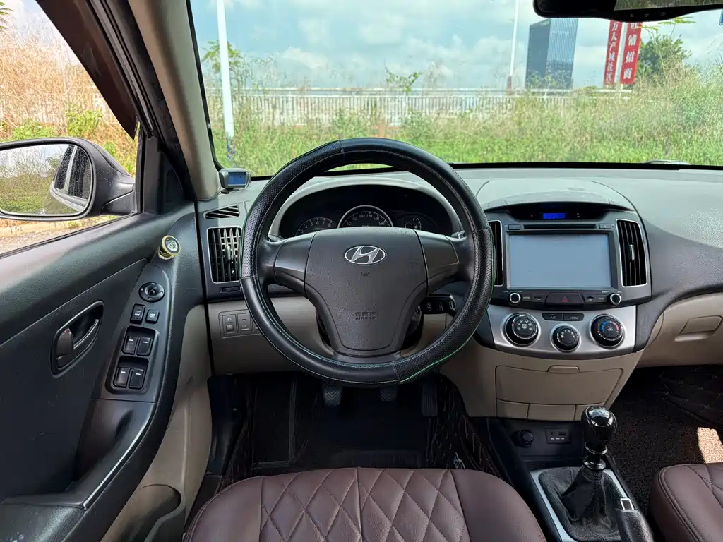 HYUNDAI CELESTA 2014