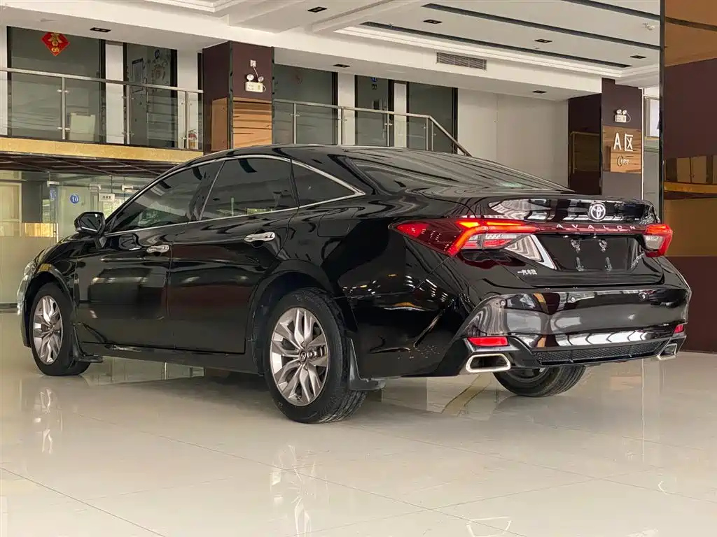 TOYOTA AVALON 2019