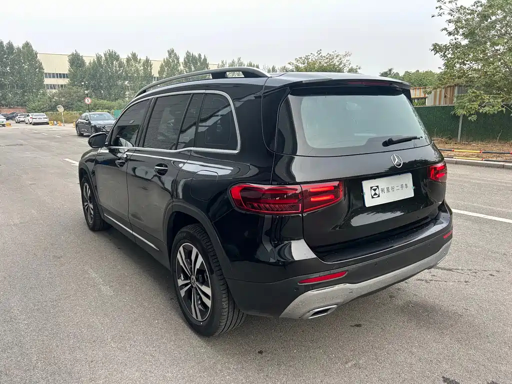 MERCEDES BENZ GLB 2023