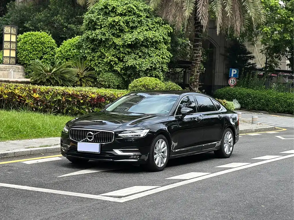 VOLVO S90 2020
