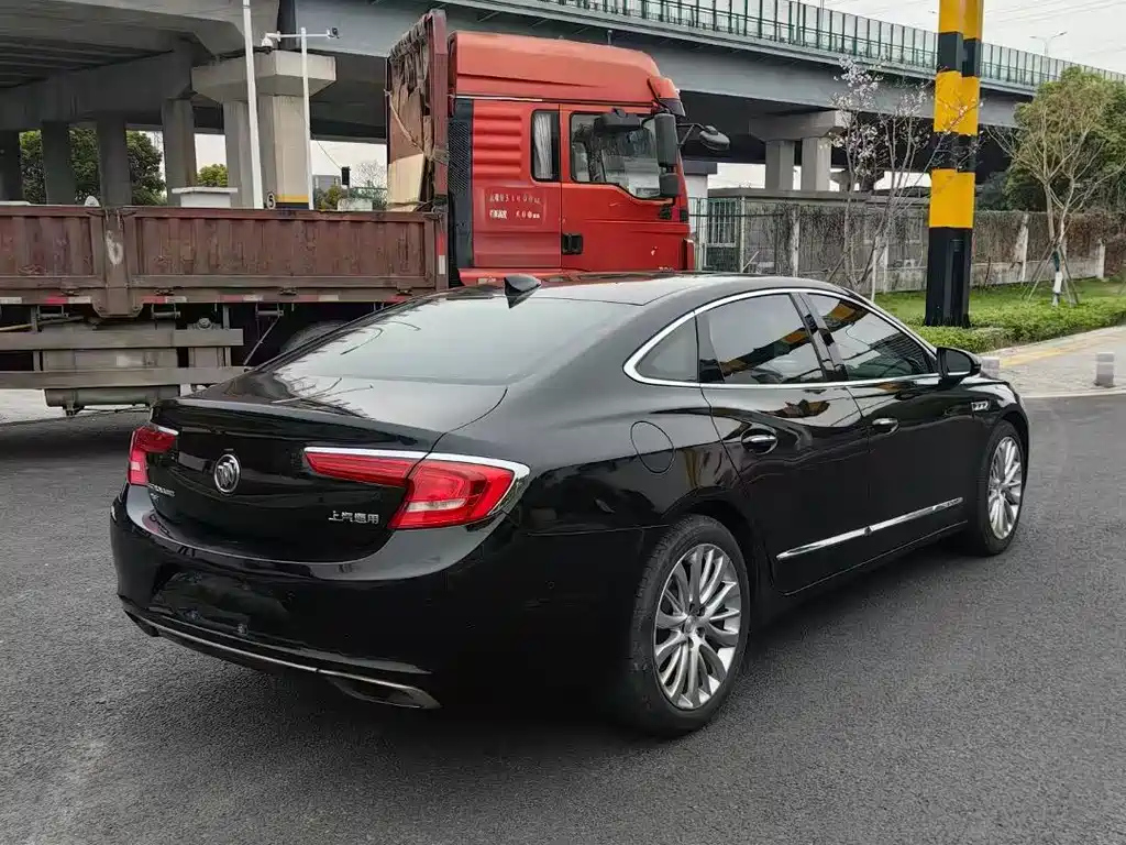 BUICK LACROSSE 2018