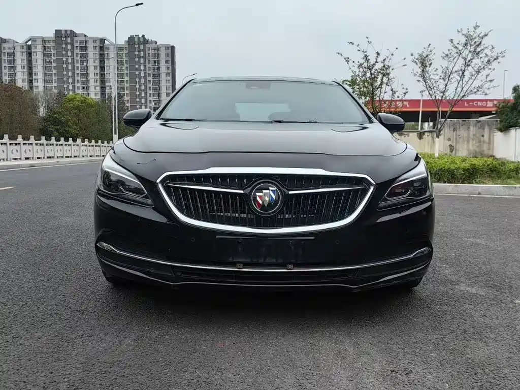 BUICK LACROSSE 2018