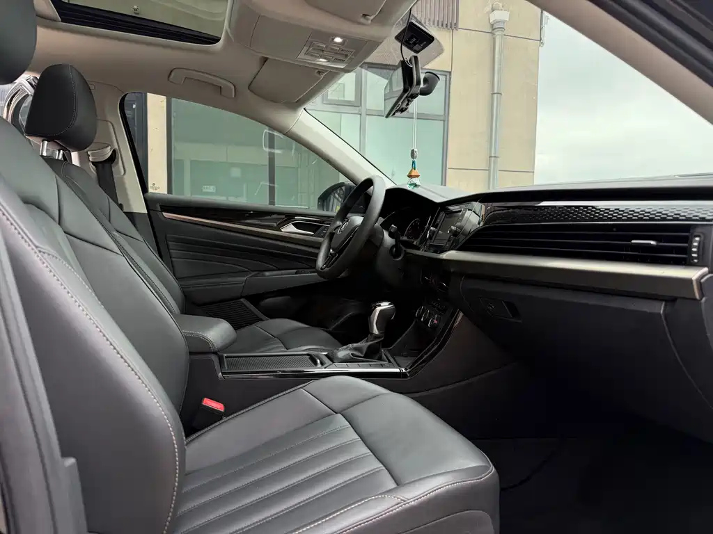 VOLKSWAGEN PASSAT 2021
