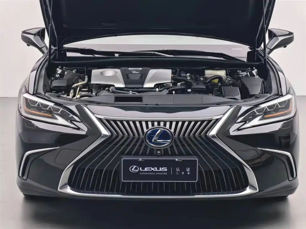 LEXUS ES 2020