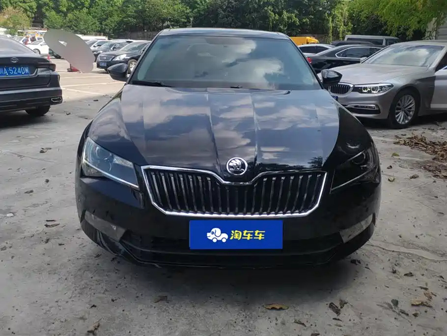 SKODA SUPERB 2016