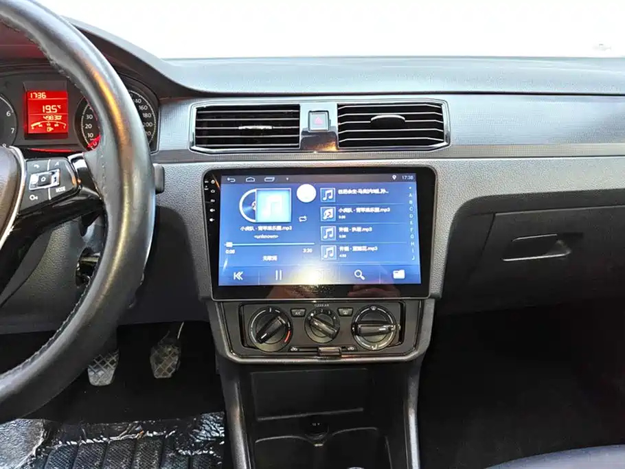 VOLKSWAGEN SANTANA 2017