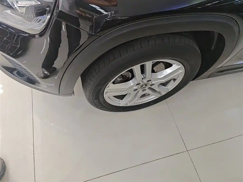 MERCEDES BENZ GLB 2021