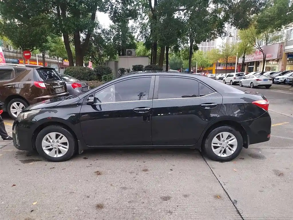 TOYOTA COROLLA 2015