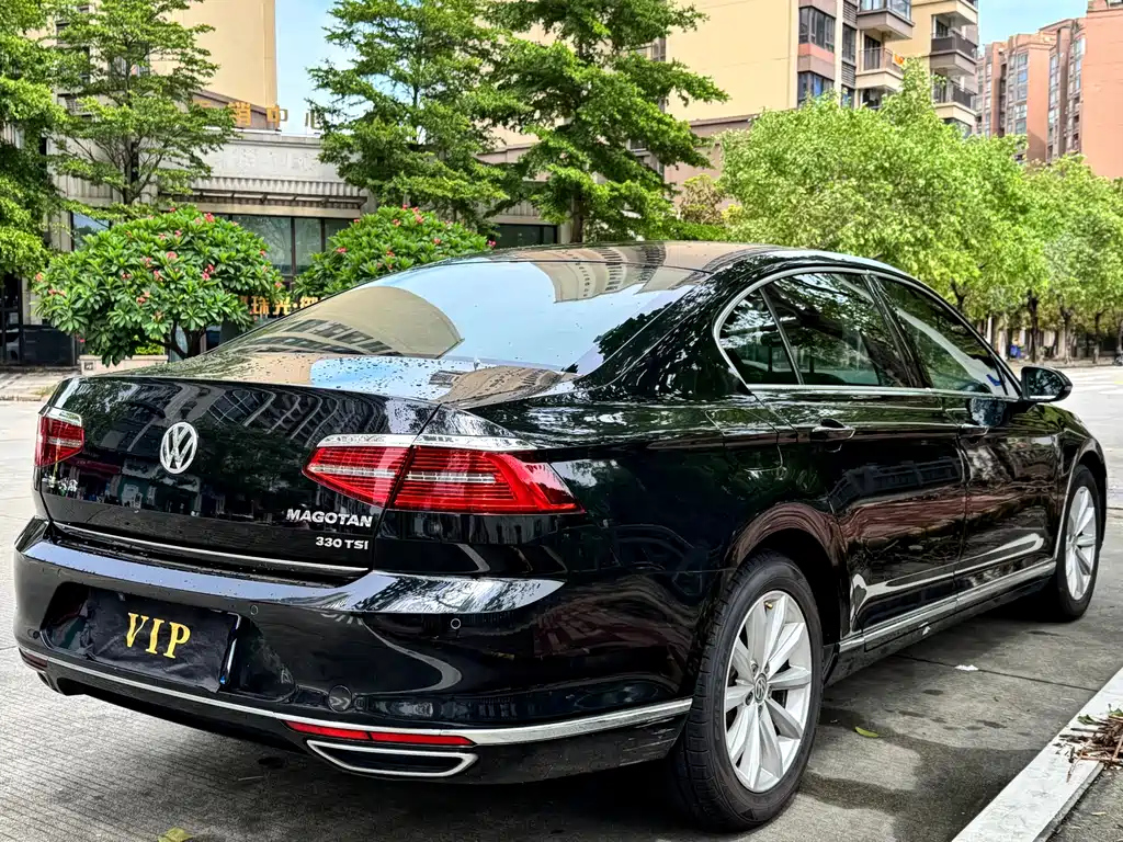 VOLKSWAGEN MAGOTAN 2017