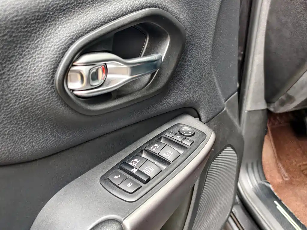 JEEP CHEROKEE 2020