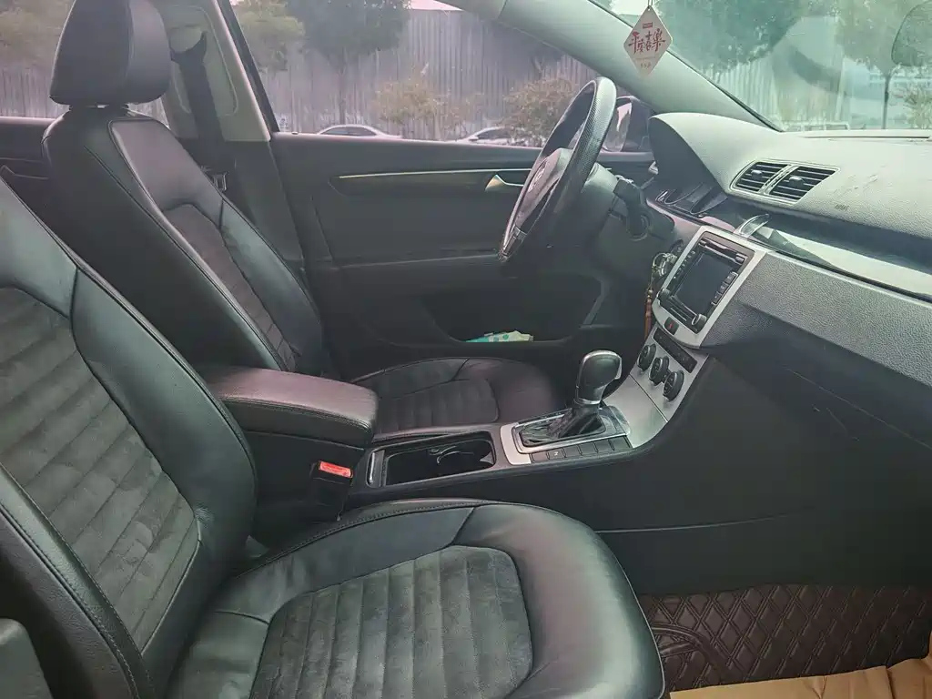 VOLKSWAGEN MAGOTAN 2015