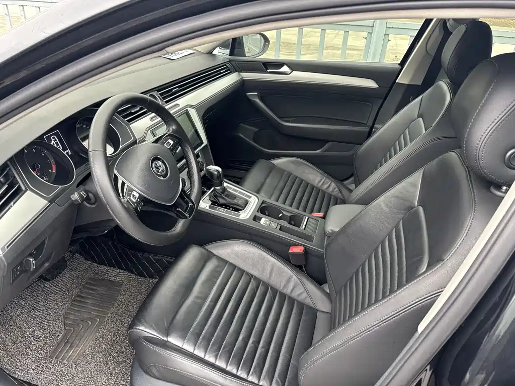 VOLKSWAGEN MAGOTAN 2019