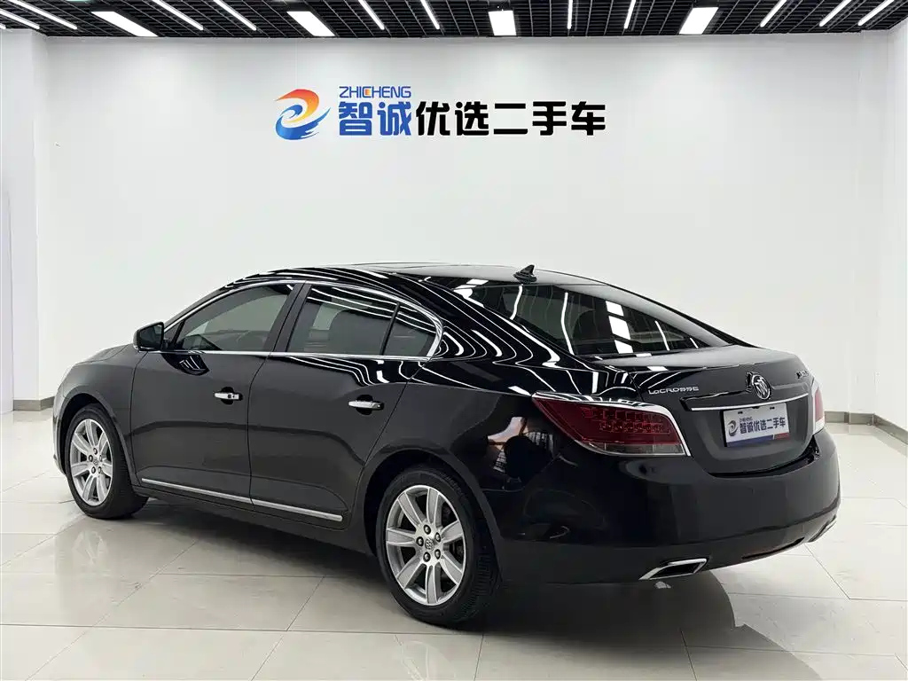 BUICK LACROSSE 2010