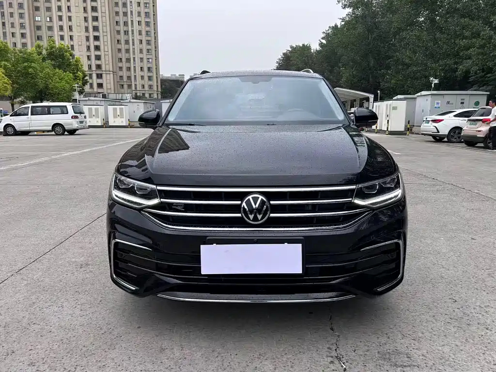 VOLKSWAGEN TIGUAN L 2023