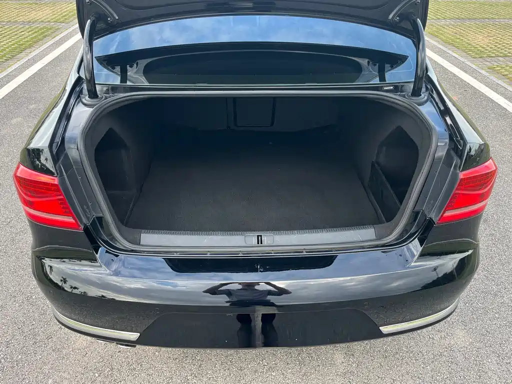 VOLKSWAGEN MAGOTAN 2015