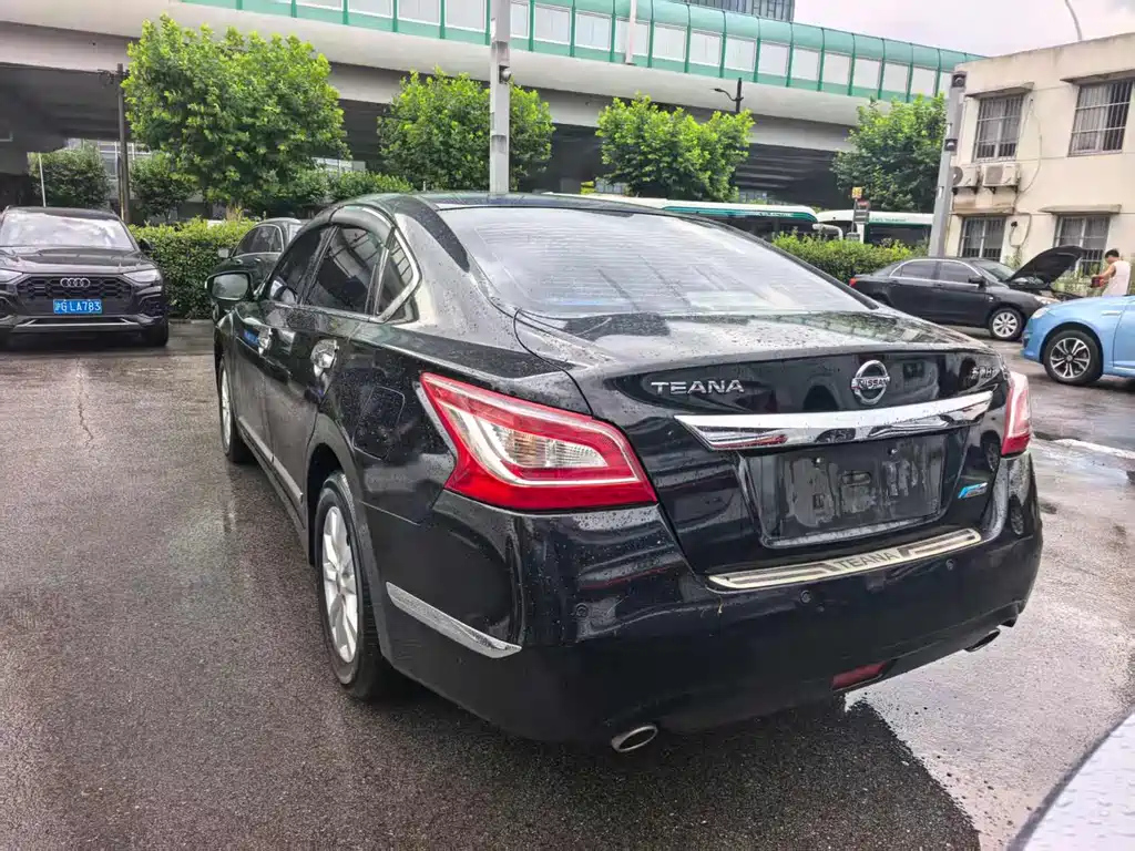 NISSAN TEANA 2013