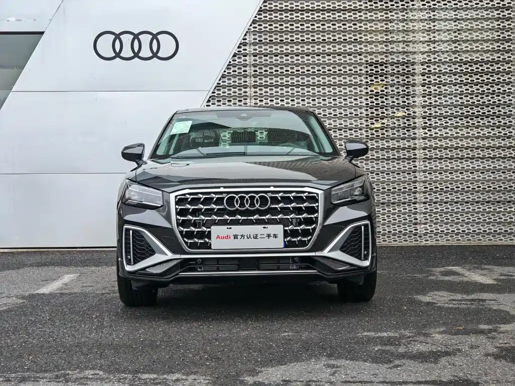 AUDI Q2L 2025