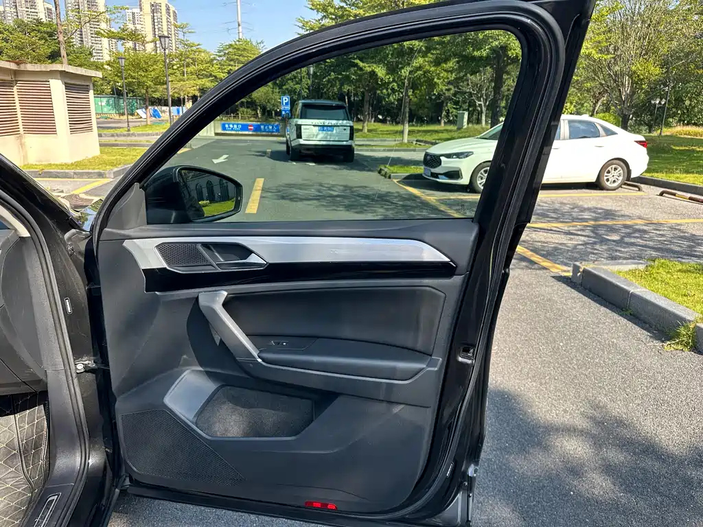 VOLKSWAGEN TAYRON 2019