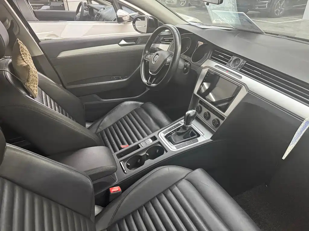 VOLKSWAGEN MAGOTAN 2019