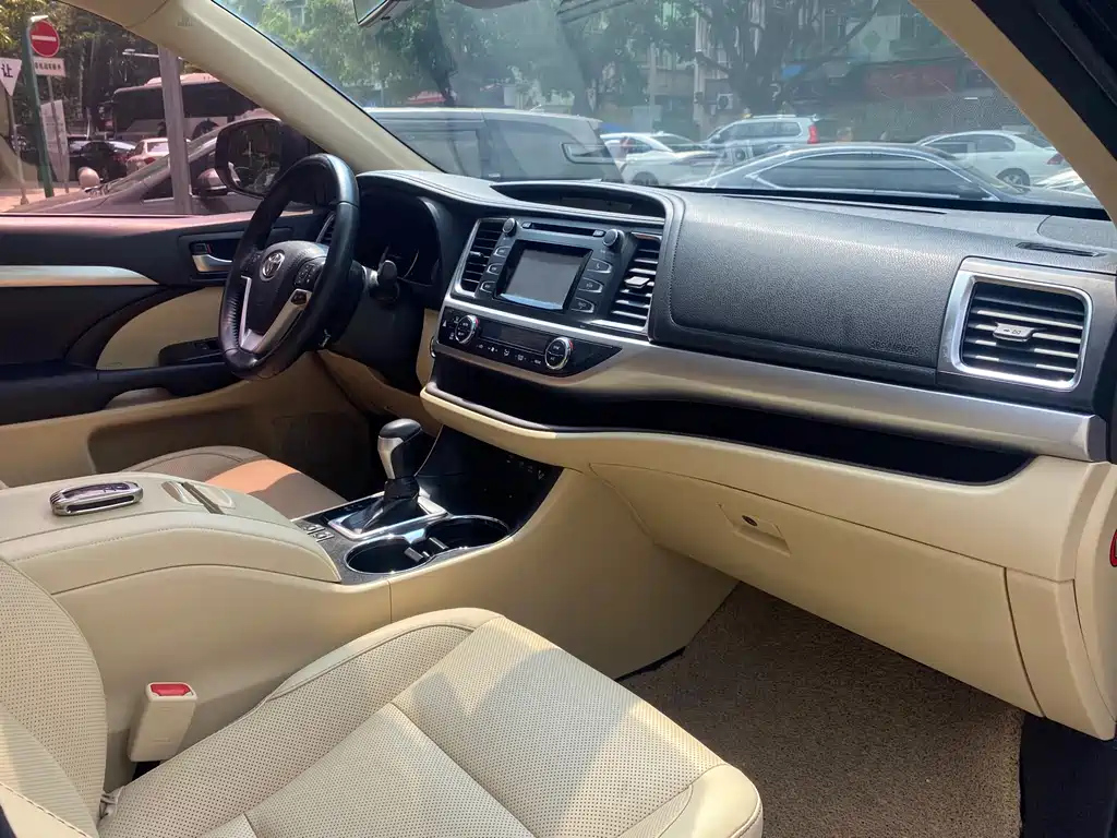 TOYOTA HIGHLANDER 2018