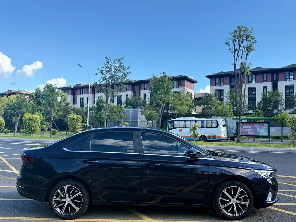 GEELY AUTO EMGRAND 2022