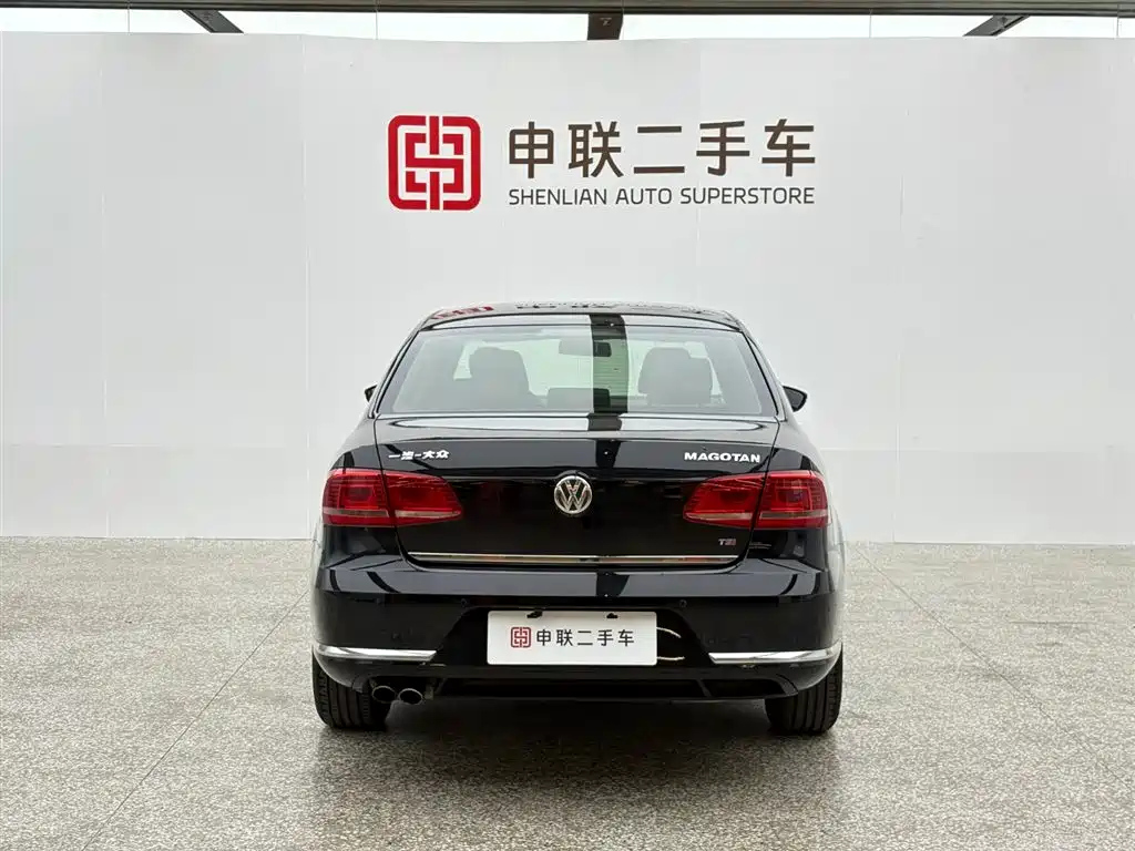 VOLKSWAGEN MAGOTAN 2015