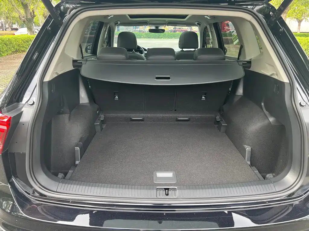 VOLKSWAGEN TIGUAN L 2021