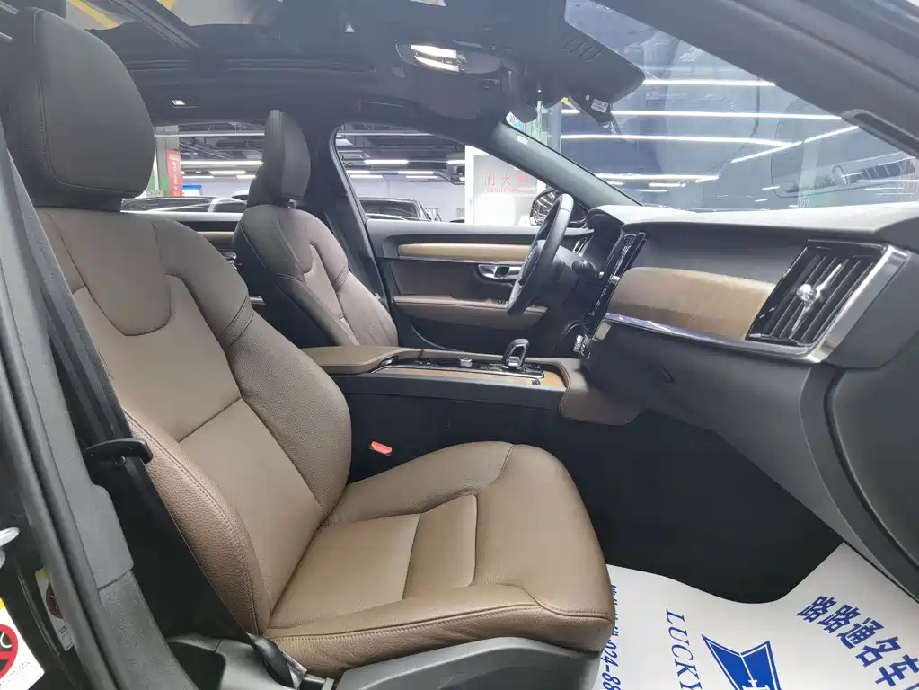 VOLVO S90 2024