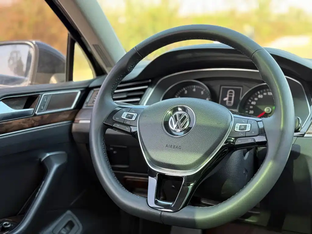 VOLKSWAGEN MAGOTAN 2018