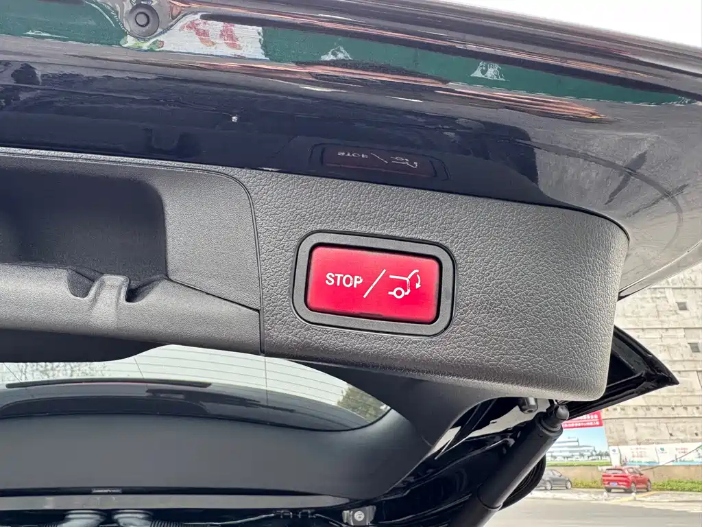 MERCEDES BENZ GLB 2023