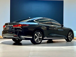 LEXUS LS  2021 YEAR 500H EXCELLENCE 2021